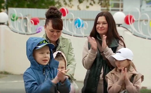 Детский праздник устроил для маленьких тюменцев благотворительный фонд «Дом добра»