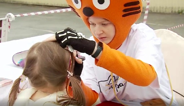 Детский праздник устроил для маленьких тюменцев благотворительный фонд «Дом добра»