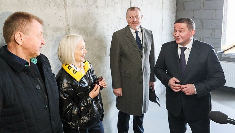 Губернатор Волгоградской области заставил чиновников пешком подняться на 20 этаж