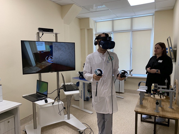 Александр Моор оценил капремонт поликлиники на улице Пермякова в Тюмени