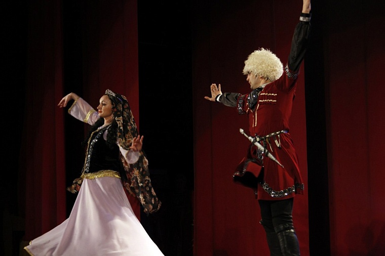 Танцы, песни, мастер-классы: что приготовили для тюменцев в День народного единства в ДНК "Строитель"