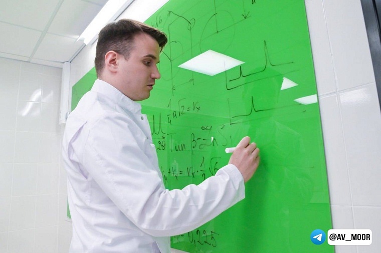 Александр Моор поздравил с праздником всех, чей профессиональный путь связан с математикой