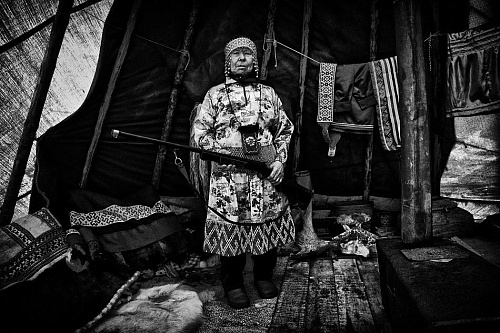 Снимок тюменского фотографа сделал югорчанку бабу Варю известной на всю страну