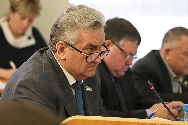 Депутаты довольны ремонтом дворов, но недовольны очередностью