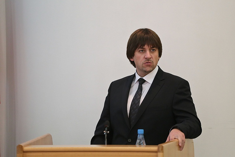 Депутаты довольны ремонтом дворов, но недовольны очередностью