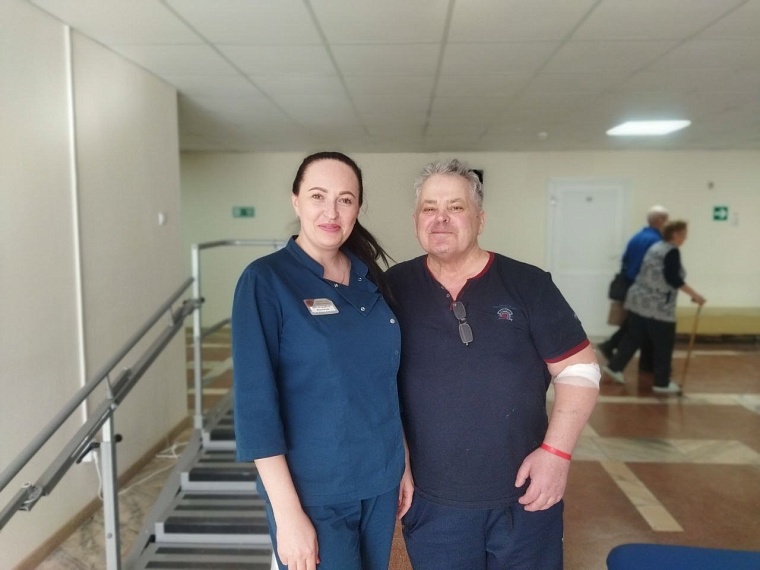 Тюменские врачи разработали индивидуальную программу реабилитации для пациента из Казахстана, который перенес инсульт