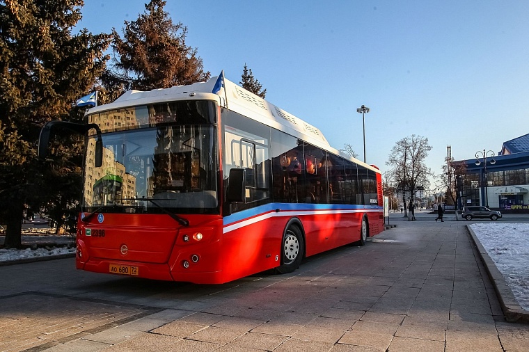Тюменцам показали автобус будущего