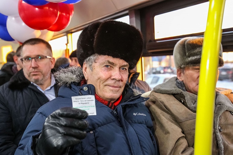 Тюменцам показали автобус будущего