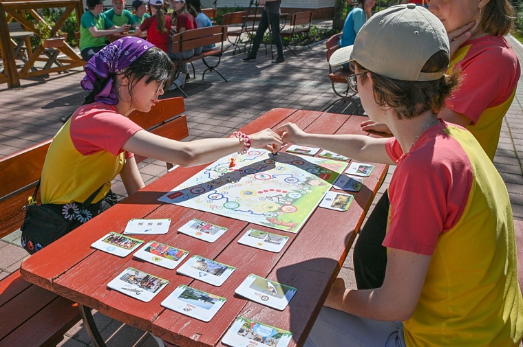 Александр Моор: Все требования к пребыванию детей в загородных центрах соблюдены