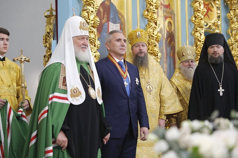 Александр Моор от имени тюменцев поздравил Патриарха Кирилла с высокой наградой