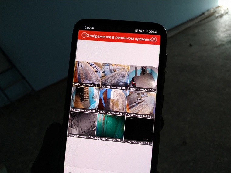 Ради безопасности в школу на Лесобазе детей водят группами