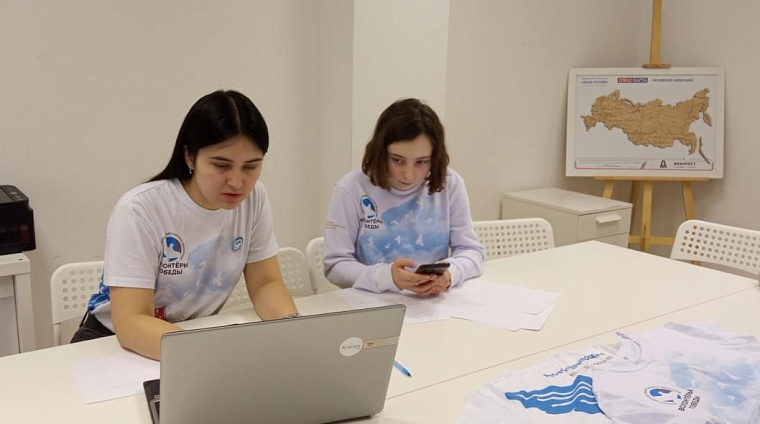 Тюменские ветераны получают поздравления с 23 Февраля по телефону