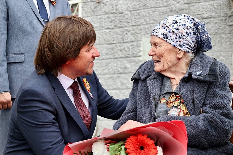 Глава Тобольска Максим Афанасьев и Августа Антипина