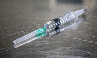 В Тюмени пробную партию вакцины от коронавируса распределили между врачами