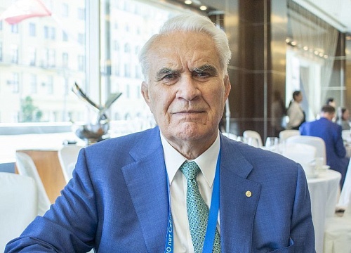 Александр Моор поздравил президента Союза нефтегазопромышленников