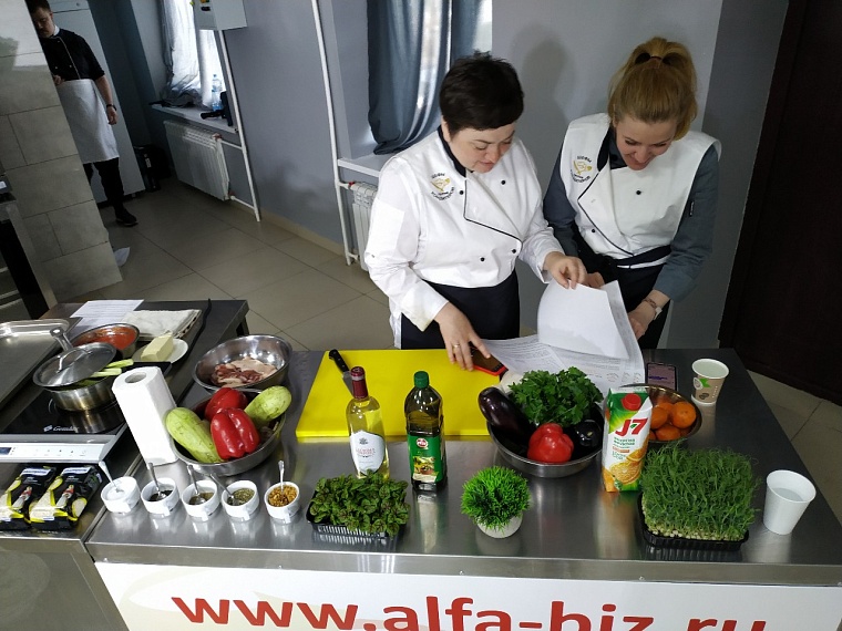 В Тюмени снимают первое кулинарное шоу "Шефы против кондитеров"