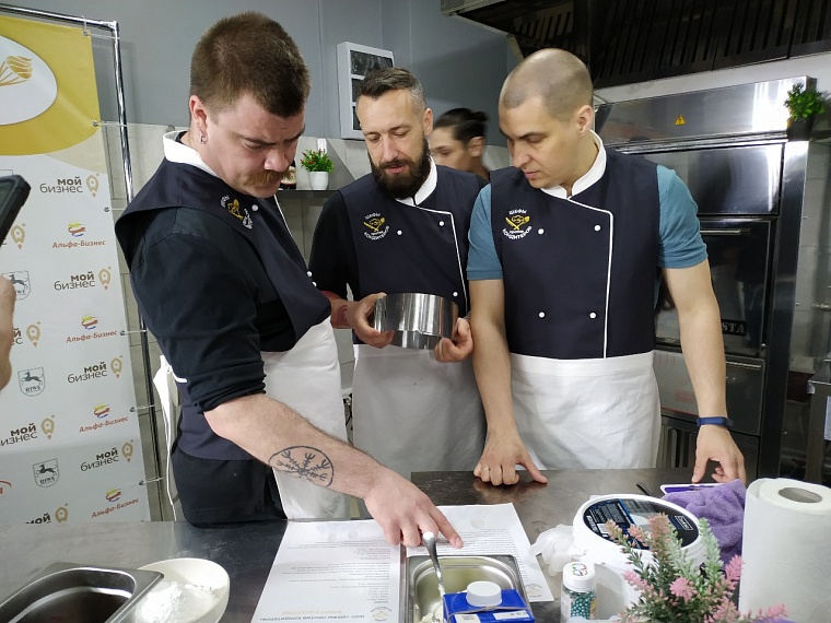 В Тюмени снимают первое кулинарное шоу "Шефы против кондитеров"