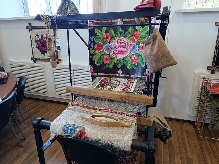 Деревянные Коньки-Горбунки: Тюменская область примет участие в проекте "Елки России"