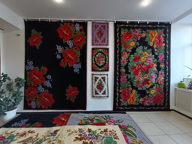 Деревянные Коньки-Горбунки: Тюменская область примет участие в проекте "Елки России"