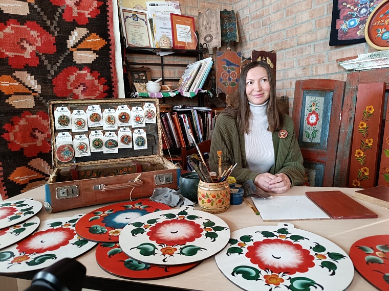 Деревянные Коньки-Горбунки: Тюменская область примет участие в проекте "Елки России"