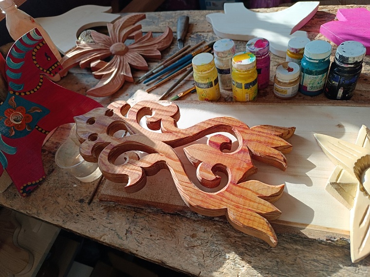 Деревянные Коньки-Горбунки: Тюменская область примет участие в проекте "Елки России"