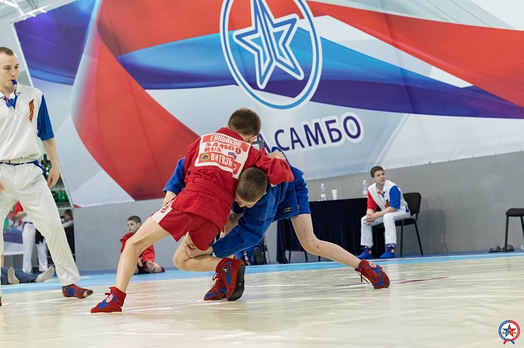 В Тюмени прошел турнир по самбо на "Кубок воинской славы"