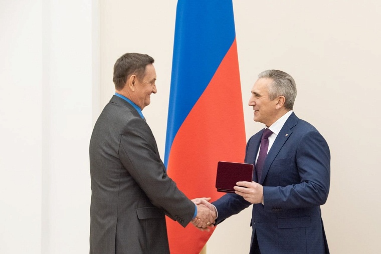 Александр Моор назвал тюменцев, получивших сегодня госнаграды, гордостью Тюменской области