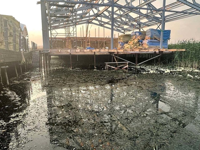 Арендаторов привлекли за загрязнение берега Андреевского озера