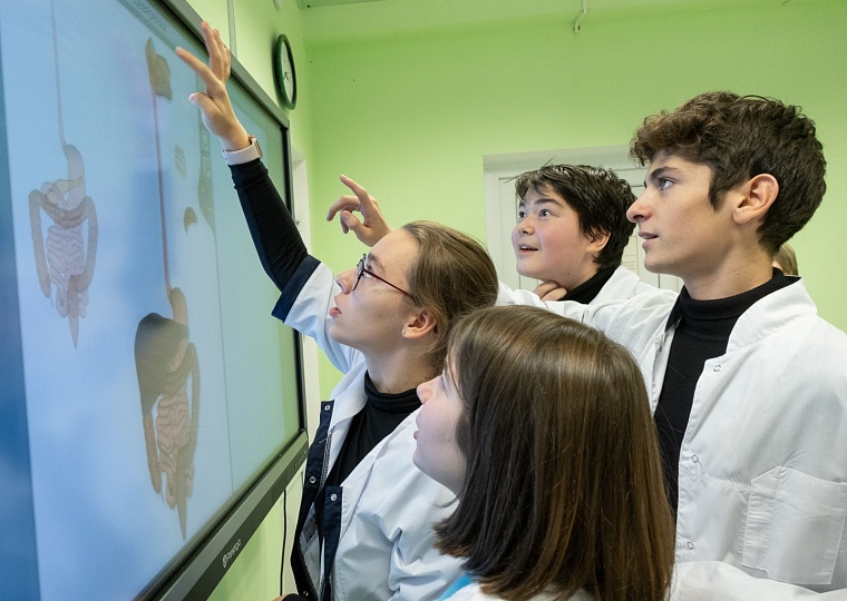 На средства гранта ООО «Газпром добыча Уренгой» приобретено необходимое учебное оборудование