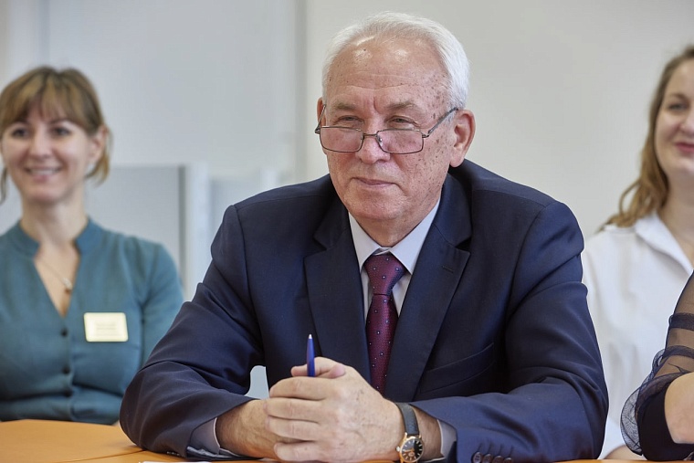 Между гимназиями Тюмени и Краснодона подписано соглашение о сотрудничестве