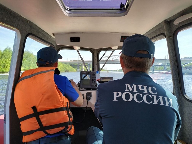 Не уверен - не спасай! К тонущему лучше плыть в жилете или со спасательным кругом