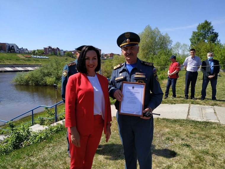 Не уверен - не спасай! К тонущему лучше плыть в жилете или со спасательным кругом