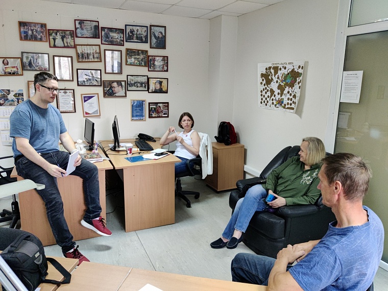 Один день из жизни «Вслух.ру»: взгляд изнутри