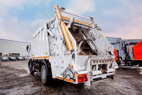 Зима близко. Тюменцам рассказали о вывозе мусора в холода