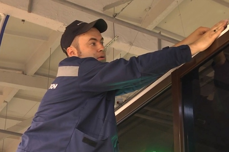 На ты со спортом и оптикой: «Ростелеком» показал рабочие будни инсталлятора