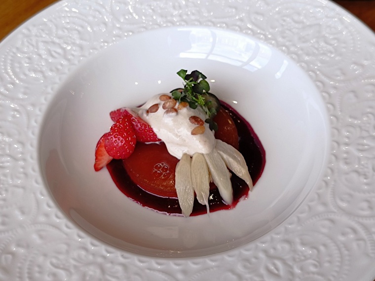 Тюменские шеф-повара приготовили уникальные блюда для свадебного стола на ВДНХ