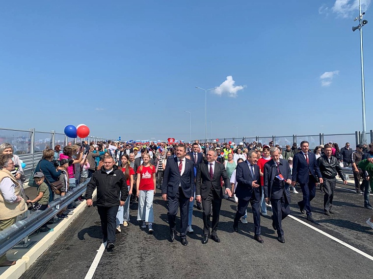 Александр Моор поучаствовал в открытии нового путепровода в Ялуторовске