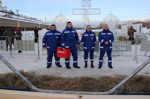 Тюменские медики предупредили о рисках крещенских купаний