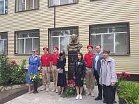 В Оренбургской области открыли памятник космонавту Геннадию Манакову