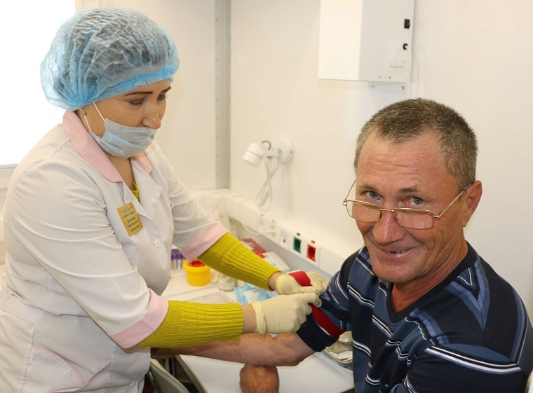 В Тюменской области первый ФАП на колесах принял пациентов