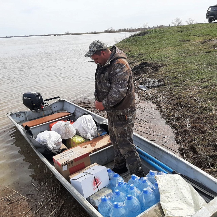 Прихожане села Кулаково передали гуманитарный груз жителям подтопленных территорий