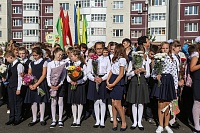 За парты самой большой школы в Тюменской области сели 2,5 тыс. учеников