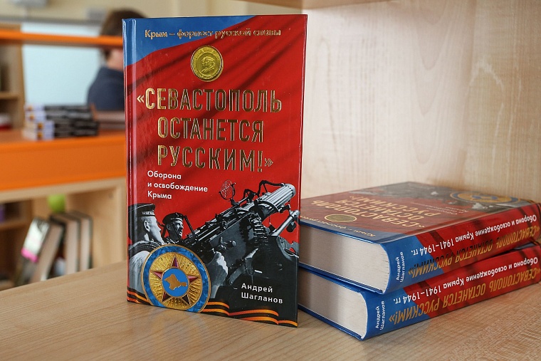 За парты самой большой школы в Тюменской области сели 2,5 тыс. учеников