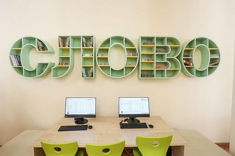 За парты самой большой школы в Тюменской области сели 2,5 тыс. учеников