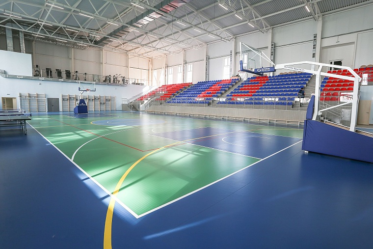 За парты самой большой школы в Тюменской области сели 2,5 тыс. учеников