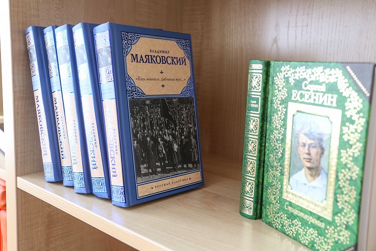 За парты самой большой школы в Тюменской области сели 2,5 тыс. учеников