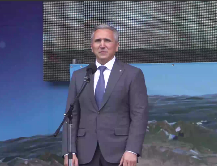 Александр Моор поблагодарил жителей Викуловского района за самоотверженность в период борьбы с паводком