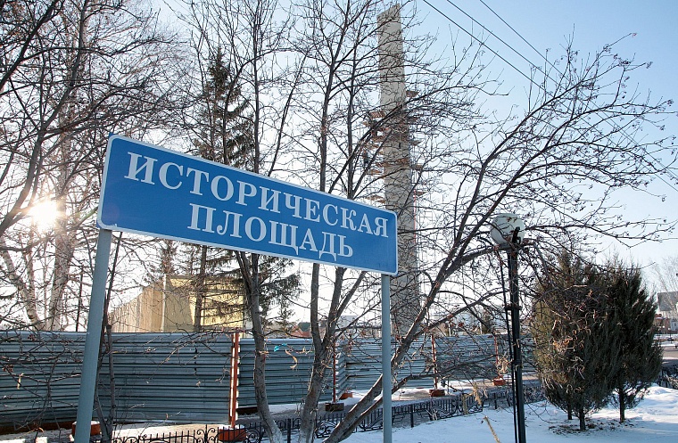 На Исторической площади готовятся заменить барельеф