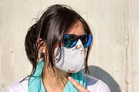 В Тюмени в моду вошли защитные маски, сочетающиеся с одеждой
