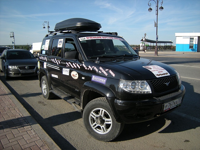 Участники автопробега установят в Никеле надгробия на братских могилах погибших тюменцев